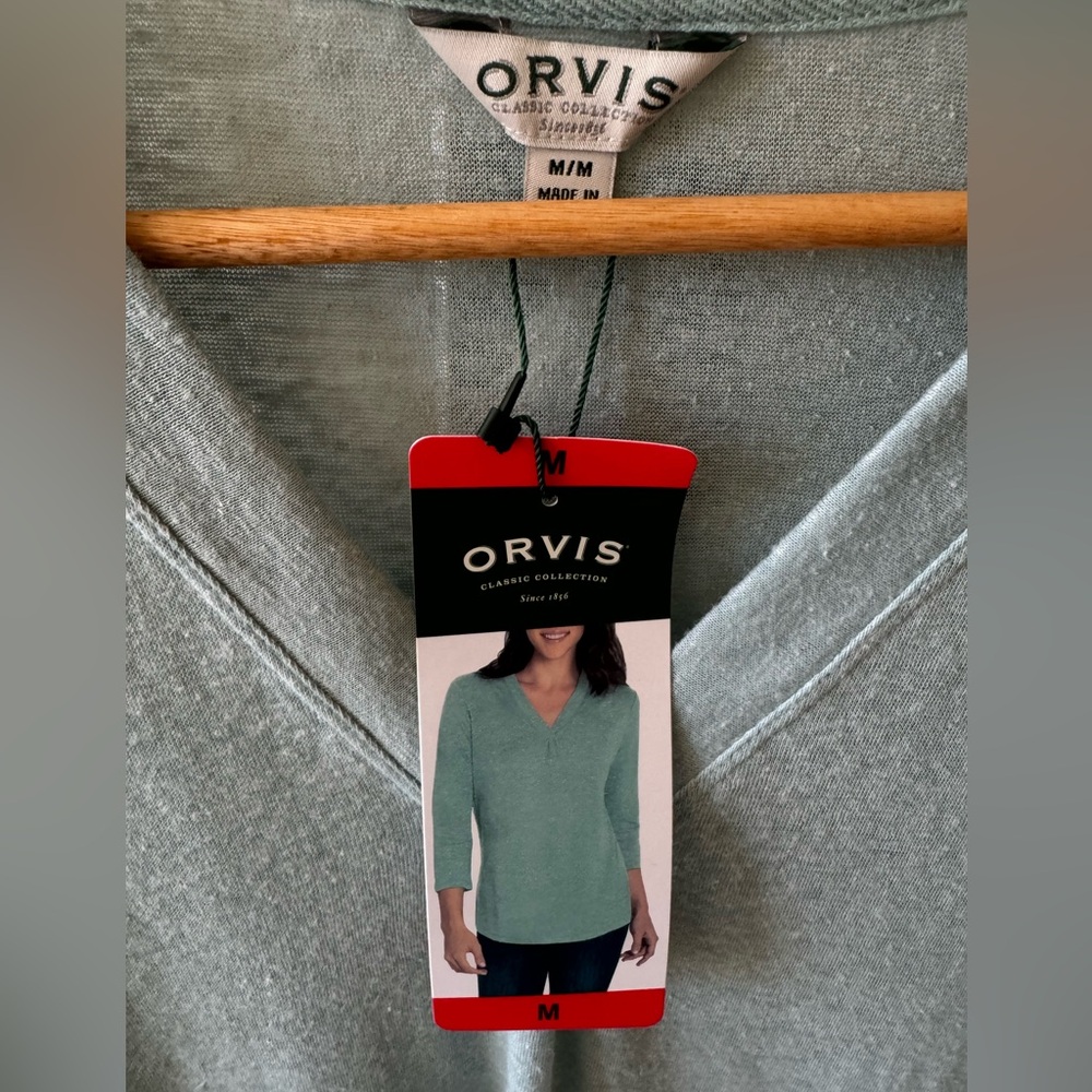 NWT - Orvis Classic Collection Top. Sz M - Picture 2 of 3